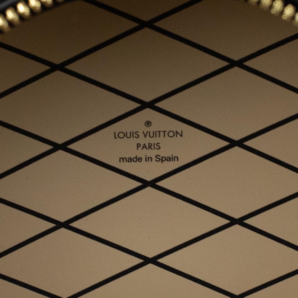 LOUIS VUITTON, Boîte à Chapeau Mini in blue épi leather In Good Condition In Clichy, FR
