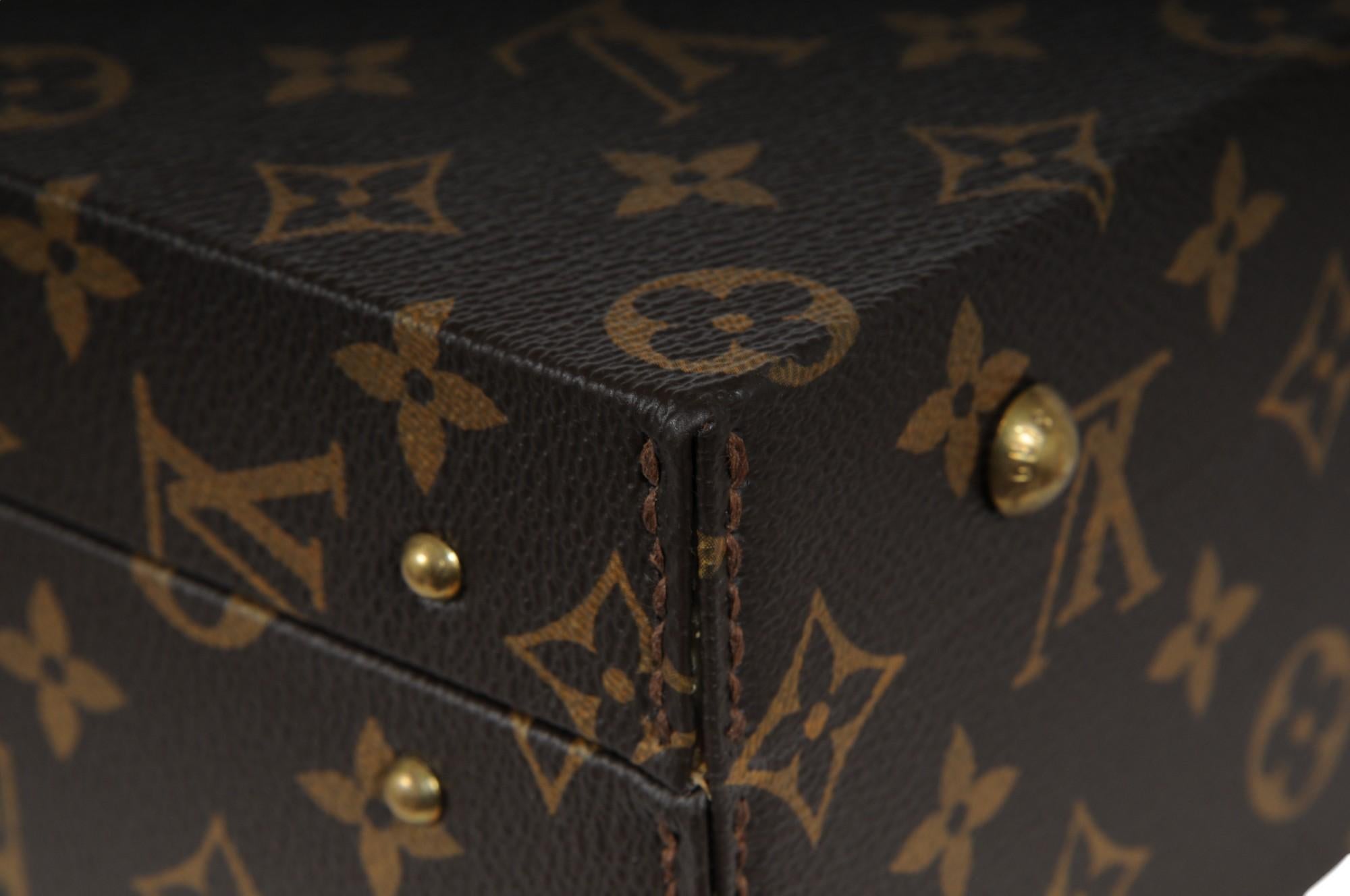 Louis Vuitton Boite Bijoux Monogramme Bijoux Vanity Case Travel Trunk Hard Box en vente 11