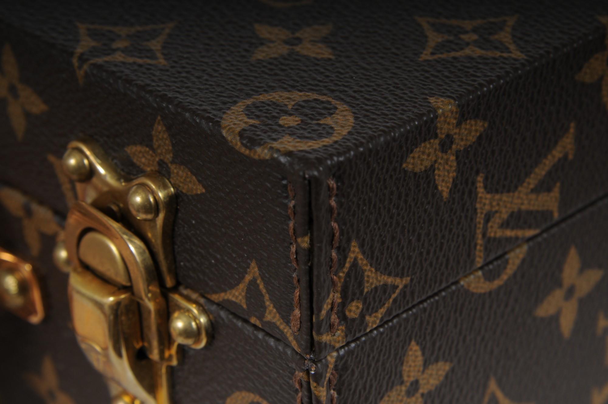 Louis Vuitton Boite Bijoux Monogramme Bijoux Vanity Case Travel Trunk Hard Box en vente 14