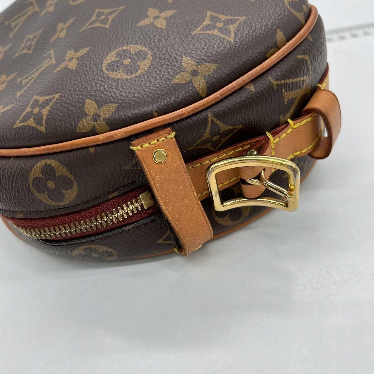 Louis Vuitton Boîte Chapeau Souple Leather Crossbody Bag MM 5
