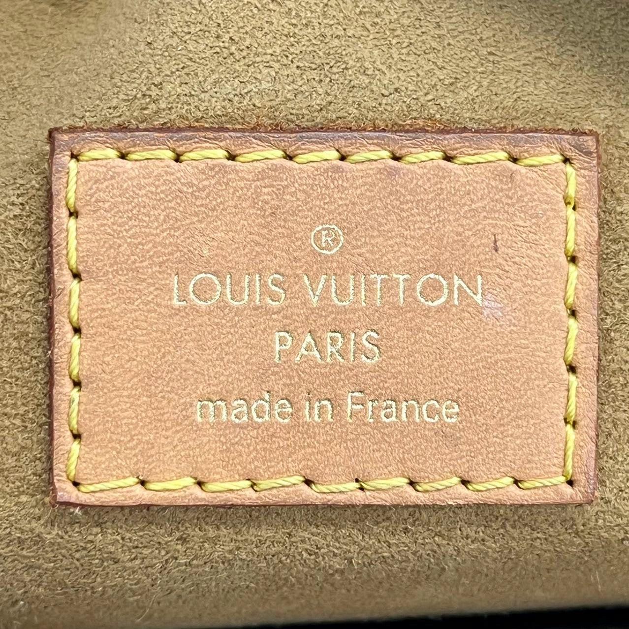Louis Vuitton Boîte Chapeau Souple Leather Crossbody Bag MM 1