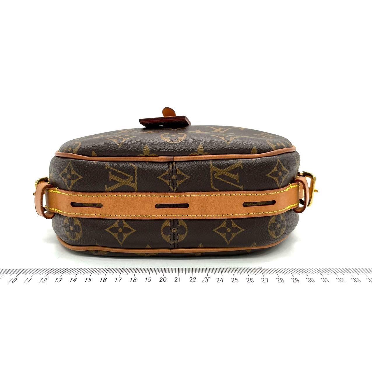 Louis Vuitton Boîte Chapeau Souple Leather Crossbody Bag MM 3