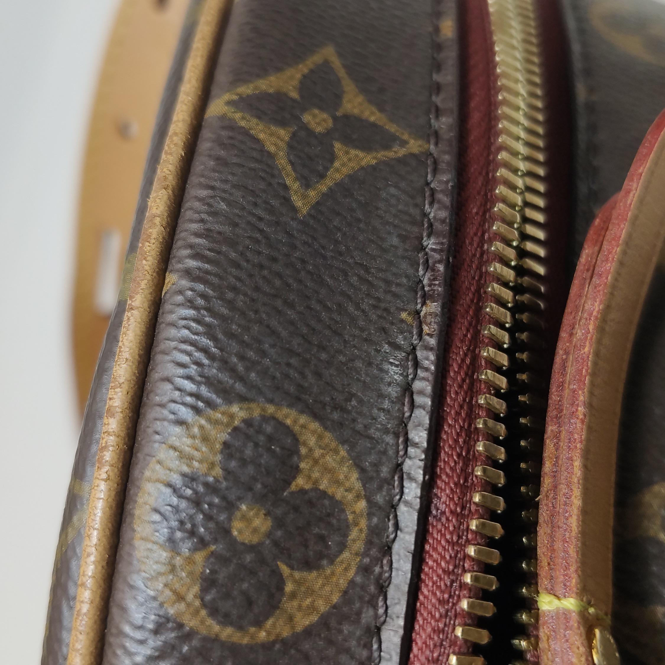 Louis Vuitton Boîte Chapeau Souple Leather MM Crossbody Bag For Sale 10