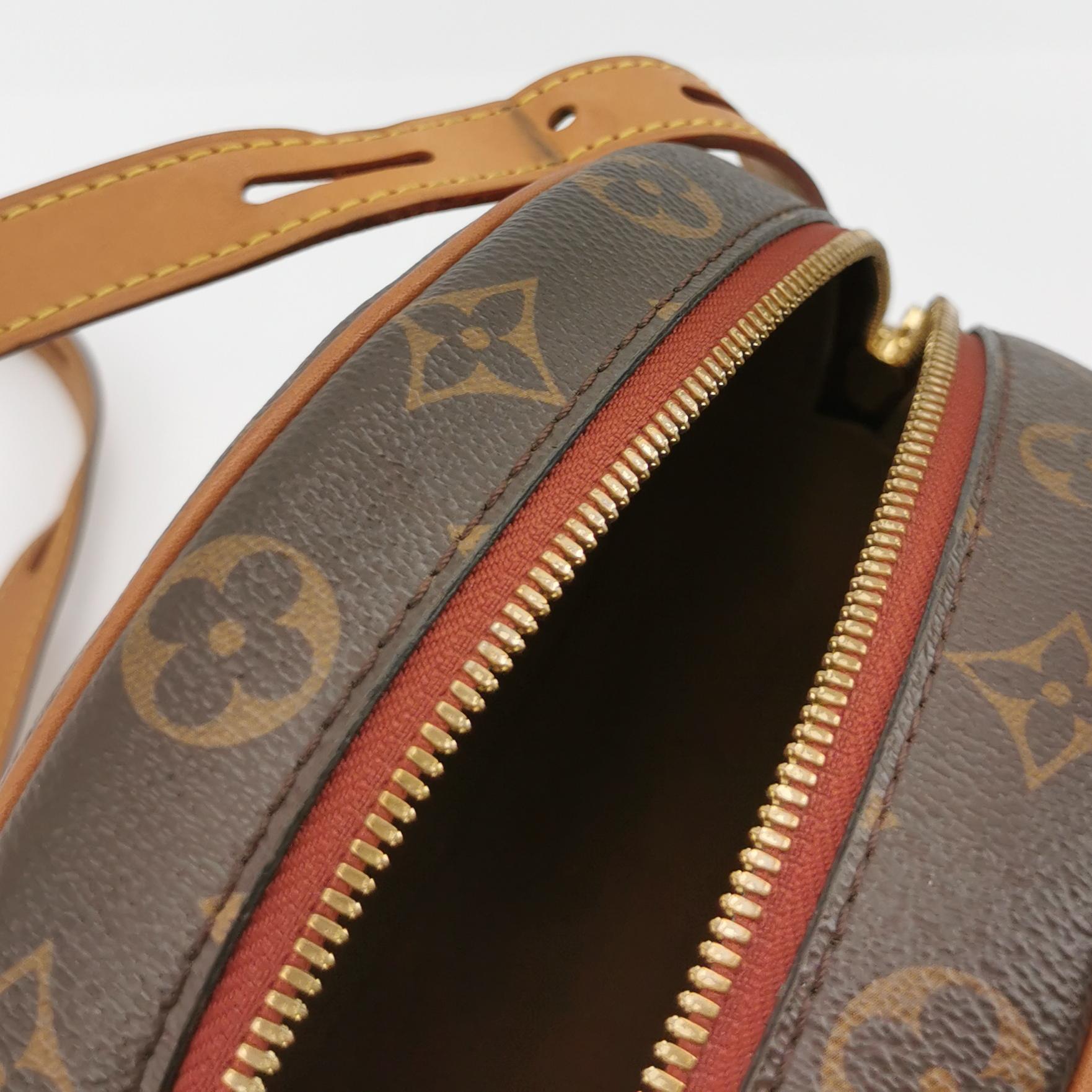 Louis Vuitton Boîte Chapeau Souple Leather MM Crossbody Bag 4