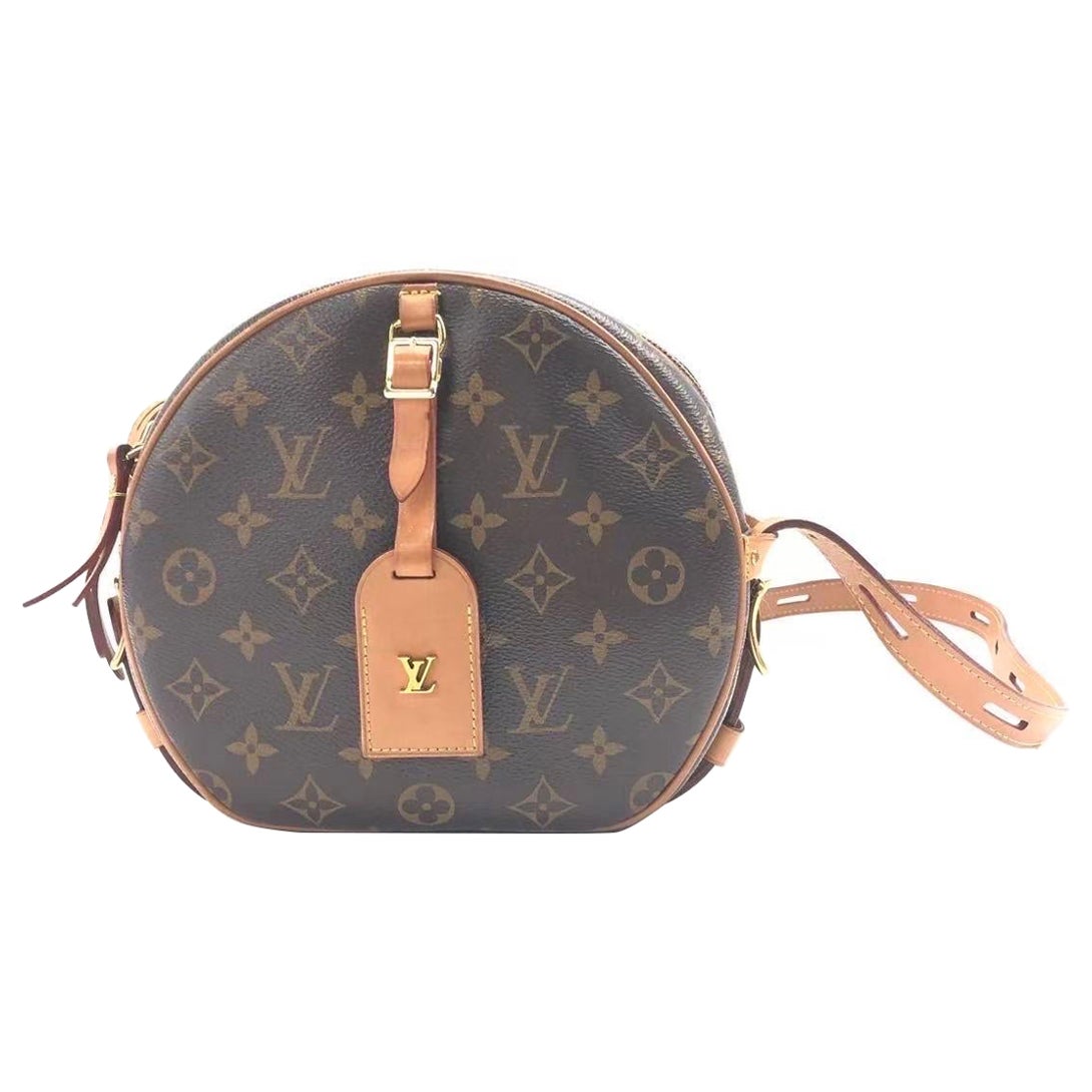 Borsa a tracolla Louis Vuitton Boite Chapeau in pelle morbida MM