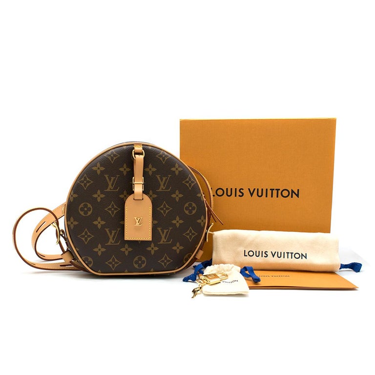 Louis Vuitton Boite Chapeau Souple Monogram Canvas Bag For Sale at 1stdibs