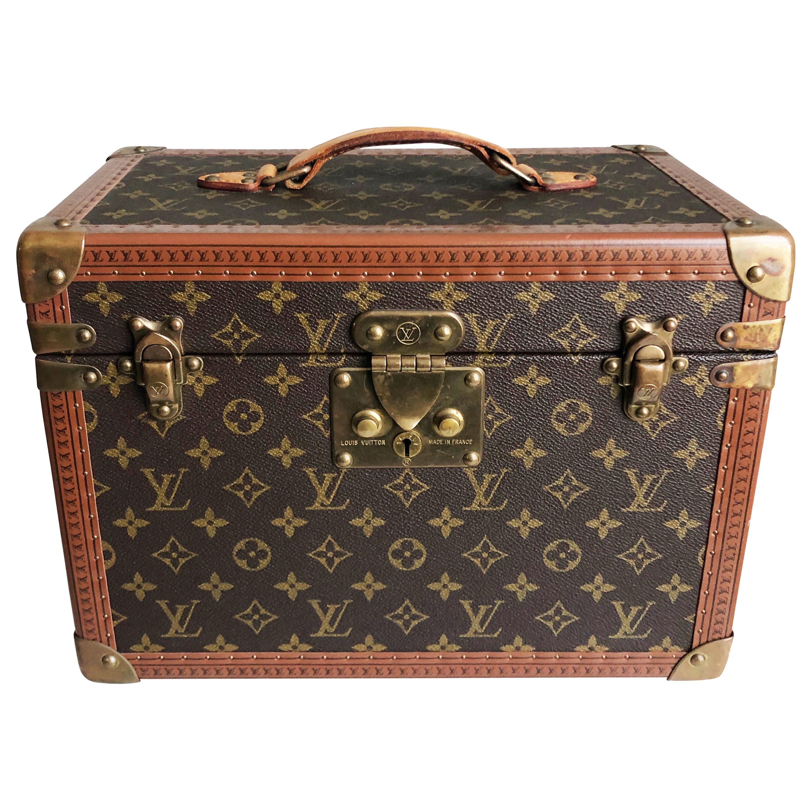 Louis Vuitton Vanity Case Retro - 2 For Sale on 1stDibs