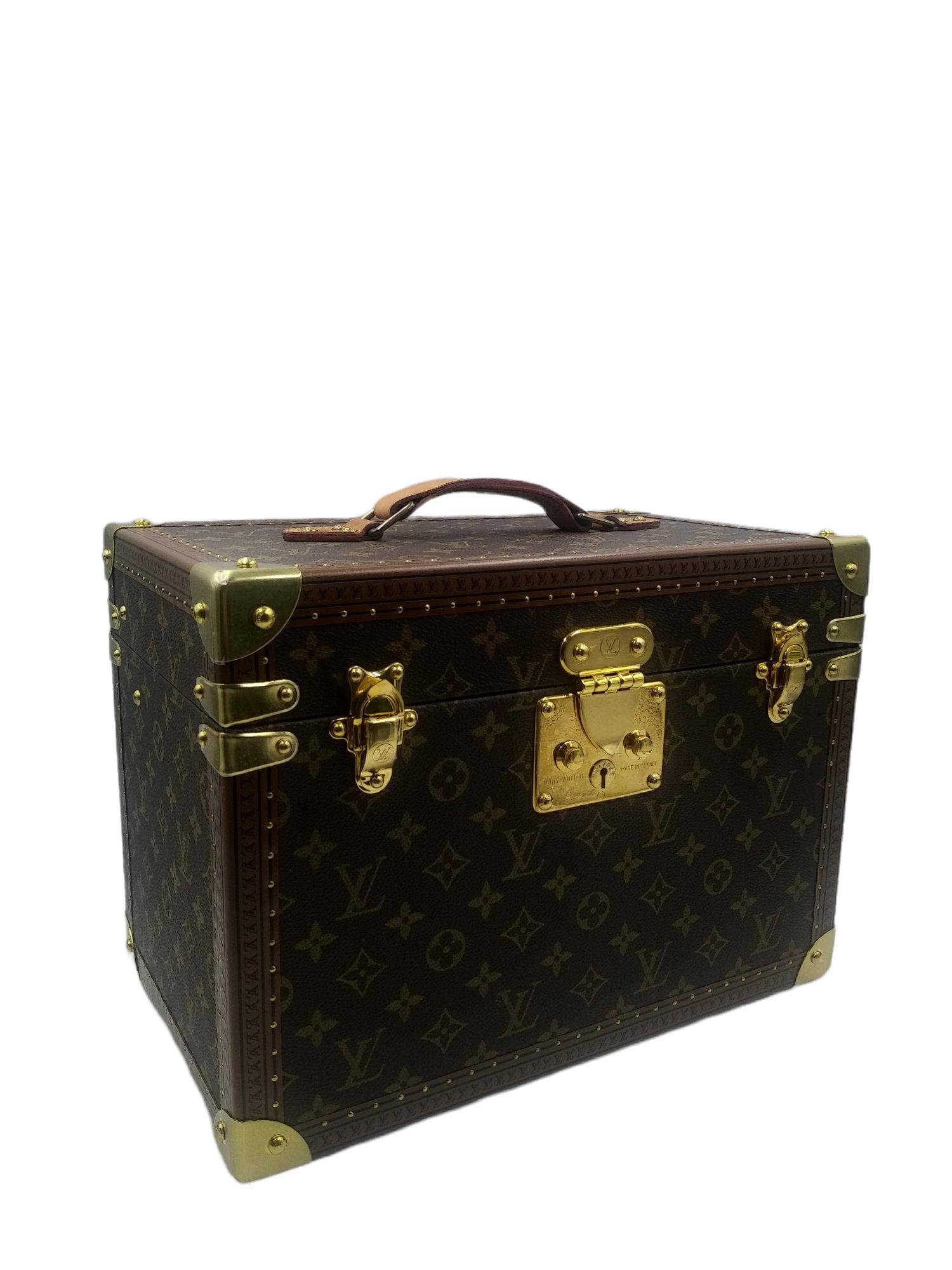 Louis Vuitton Boite Pharmacie Monogram  Train Case  Vanity Travel Cosmetics Box For Sale 4