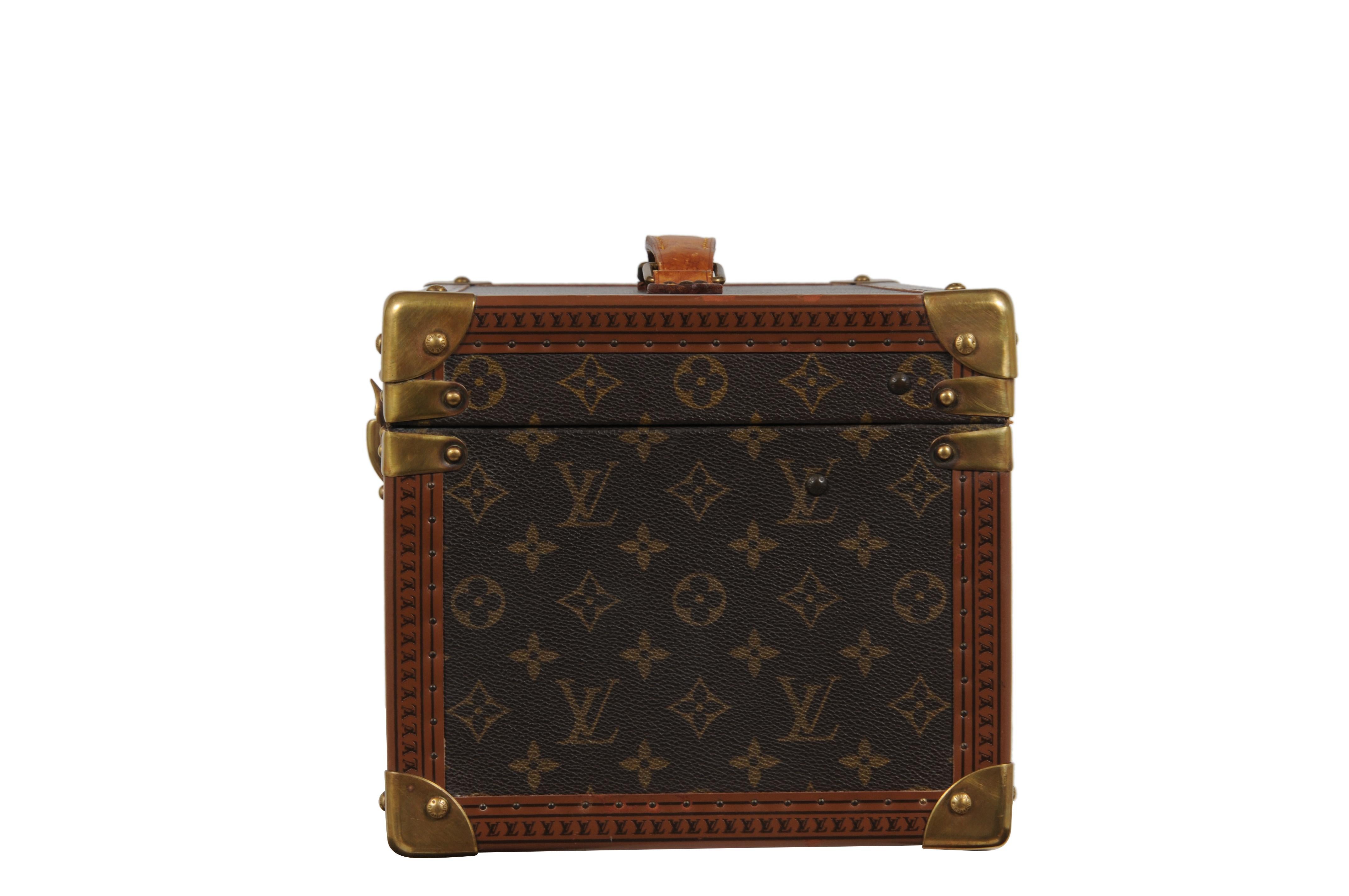 Louis Vuitton Boite Vanity Trunk Train Case Lv Logo Brown Tan Monogram Bon état - En vente à North Miami, FL