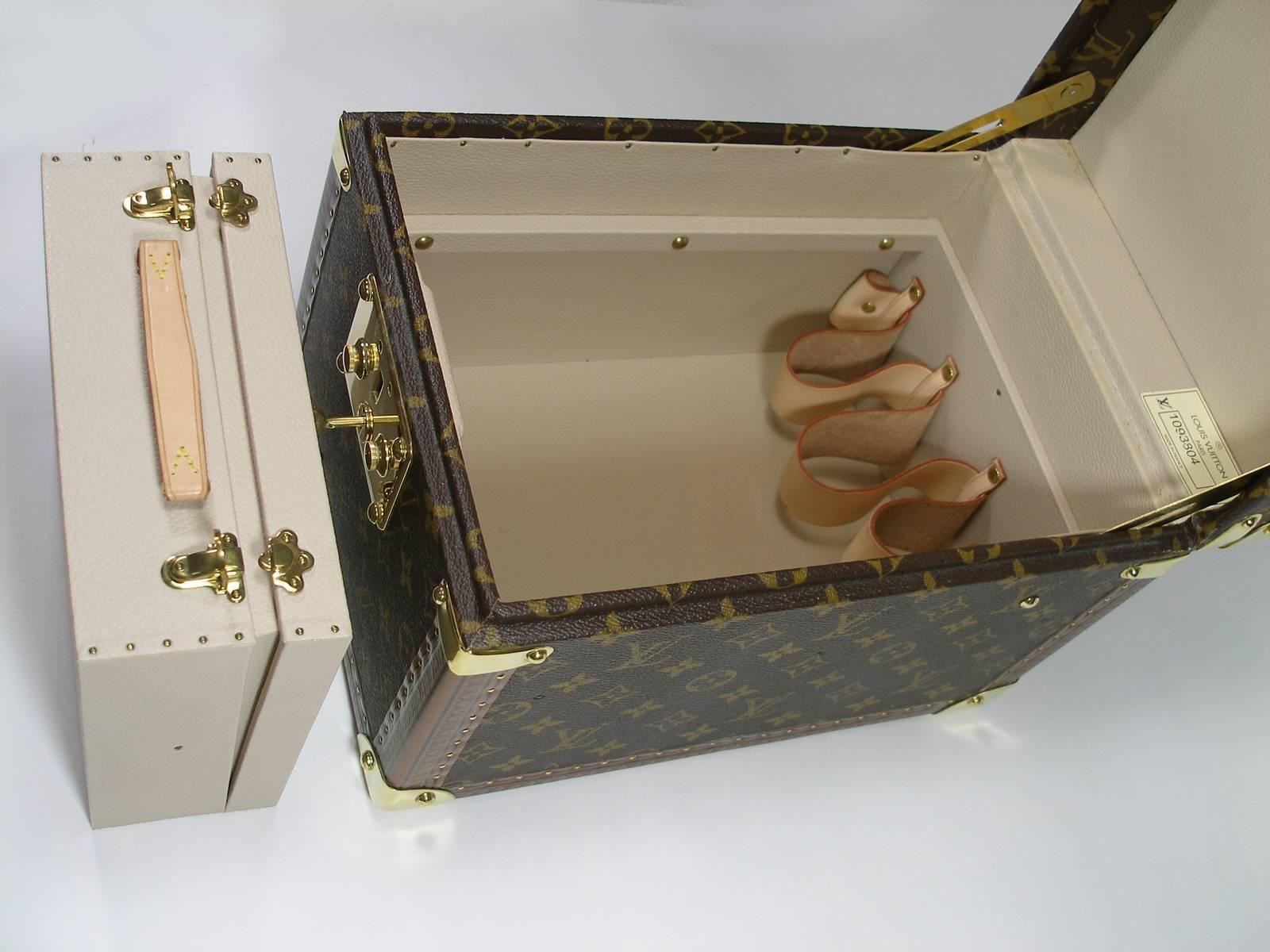 Louis Vuitton Boites à Flacons Beauty Case Monogram Canvas  For Sale 5