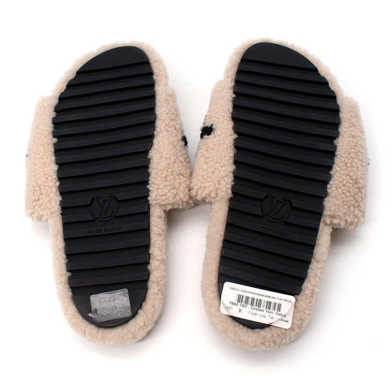 Louis Vuitton Bom Dia Shearling Beige Flat Mules - Sold Out/Rare - Us size  9.5 at 1stDibs