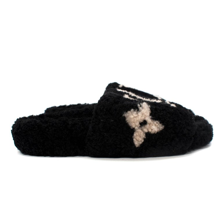 Louis Vuitton Bom Dia Shearling Black Flat Mules - Sold Out/Rare - Us size  6 For Sale at 1stDibs