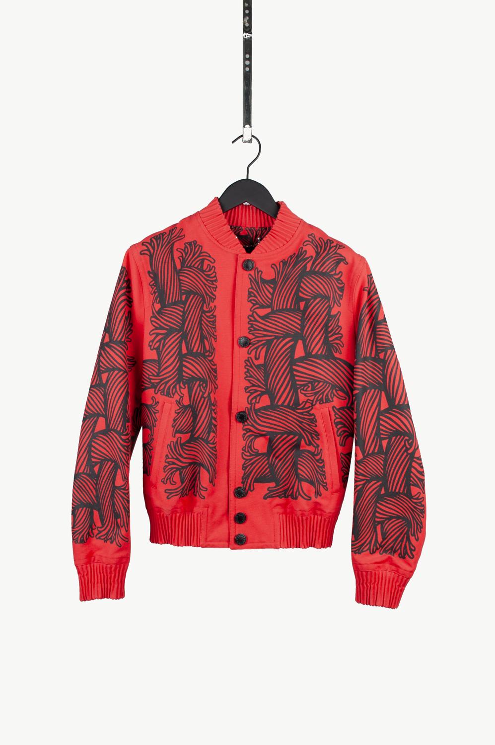100% genuine Louis Vuitton Rope Heavy Bomber
Color: red
(An actual color may a bit vary due to individual computer screen interpretation)
Material: 100% cotton (no care tag)
Tag size: ITA48, runs Medium
This jacket is great quality item. Rate 8,5 of