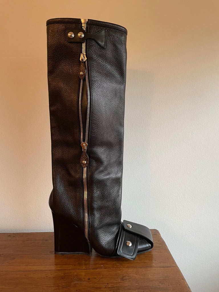 NEW AUTH LOUIS VUITTON RUNWAY EXTREME WEDGES LEATHER FETISH HIGH WINTER  BOOTS