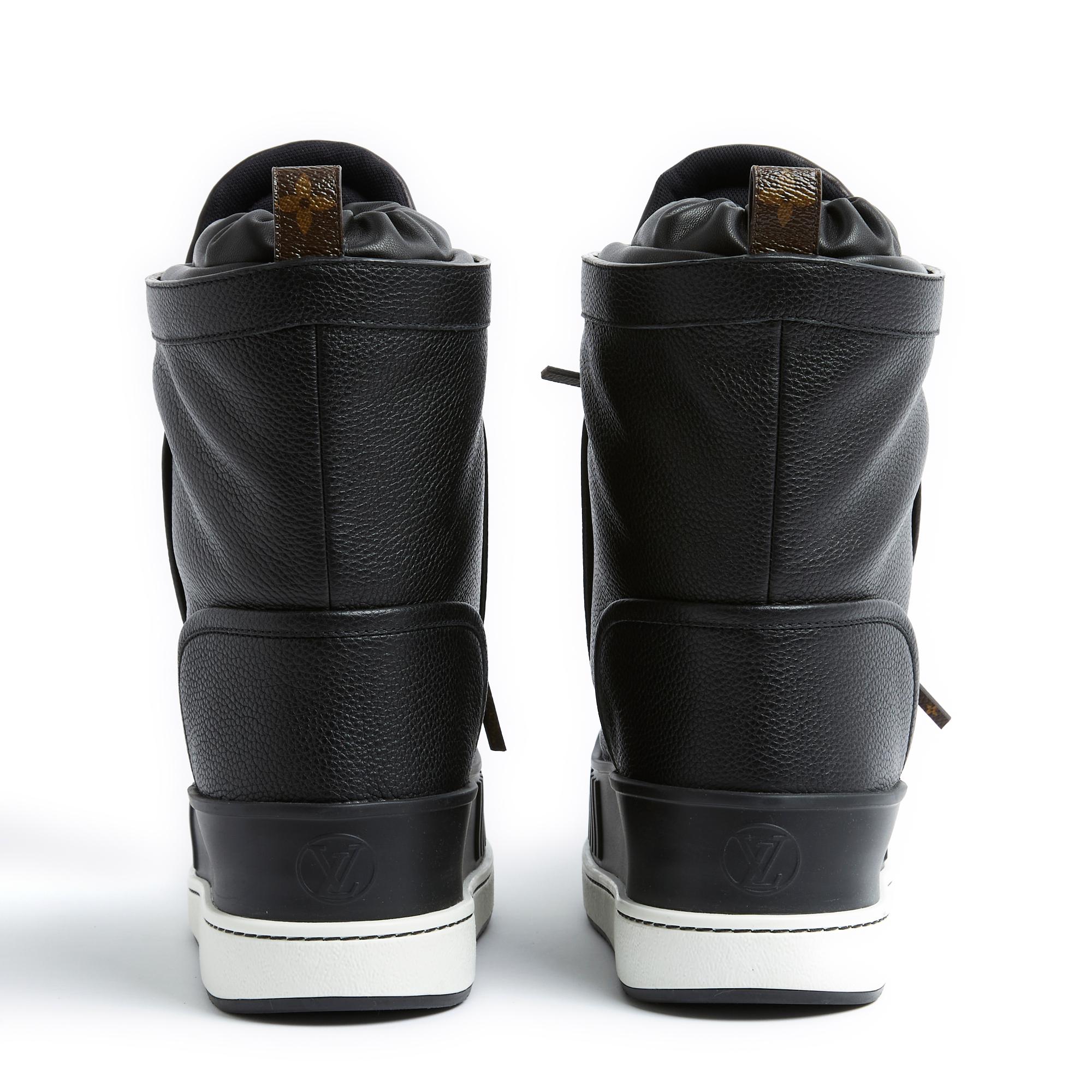 Louis Vuitton Boots Slalom Flat Half Black EU38 New For Sale 1