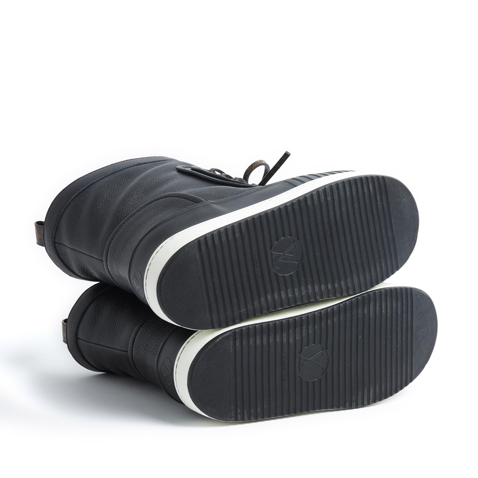 Louis Vuitton Boots Slalom Flat Half Black EU38 New For Sale 2