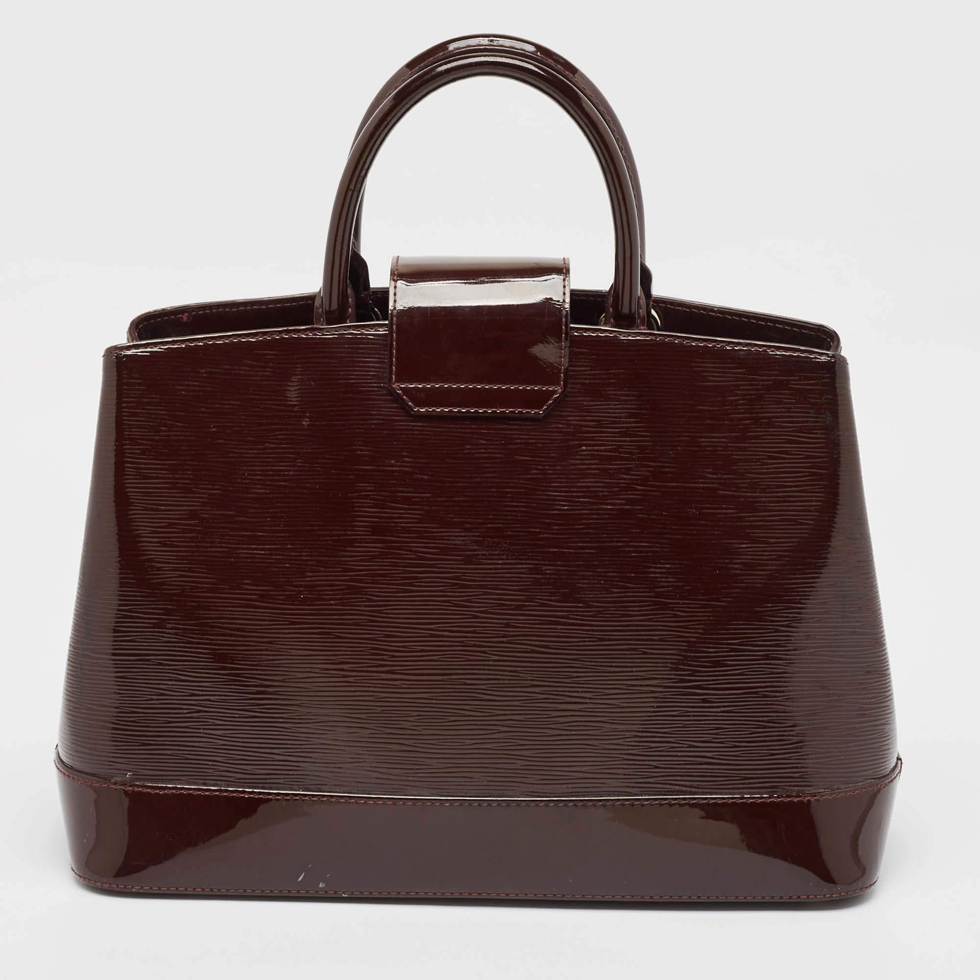 Louis Vuitton Bordeaux Electric Epi Leather Mirabeau GM Bag In Good Condition For Sale In Dubai, Al Qouz 2