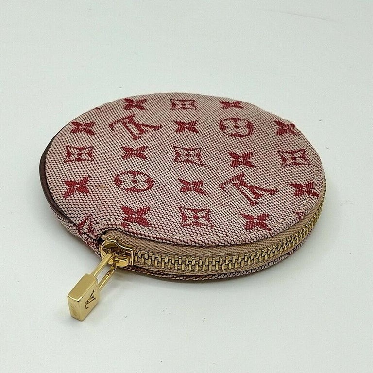 Louis Vuitton Round Coin Purse in Monogram  Louis vuitton coin purse,  Girly bags, Diy coin purse