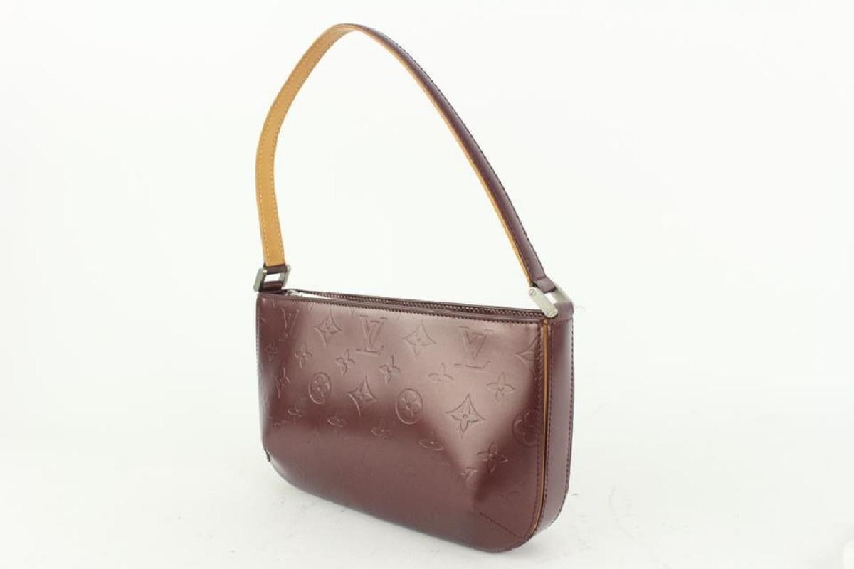 Louis Vuitton Pochette Bordeaux - 7 For Sale on 1stDibs