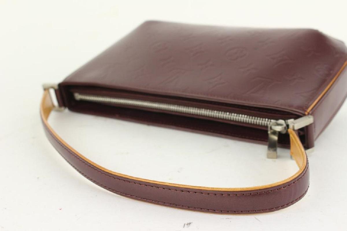 Louis Vuitton Bordeaux Monogramme Vernis Mat Fowler Pochette Accessoires Pochette en vente 1