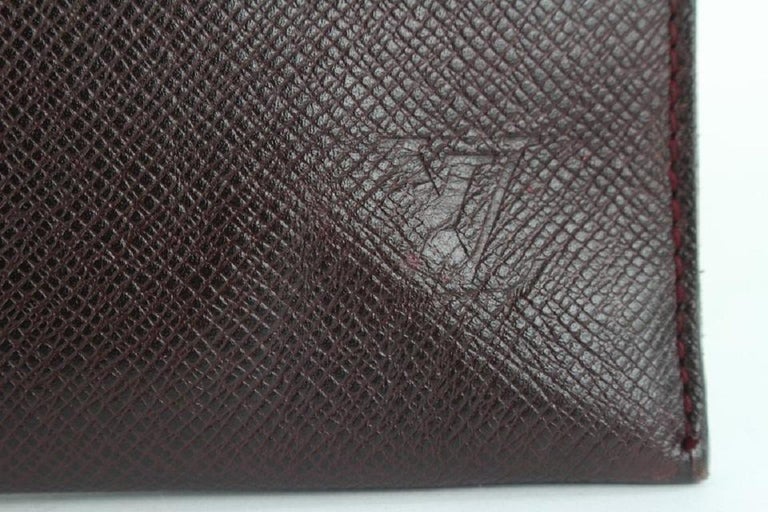 Louis Vuitton Bordeaux Taiga Leather Porte Documents Envelope Clutch  205lvs55 For Sale at 1stDibs