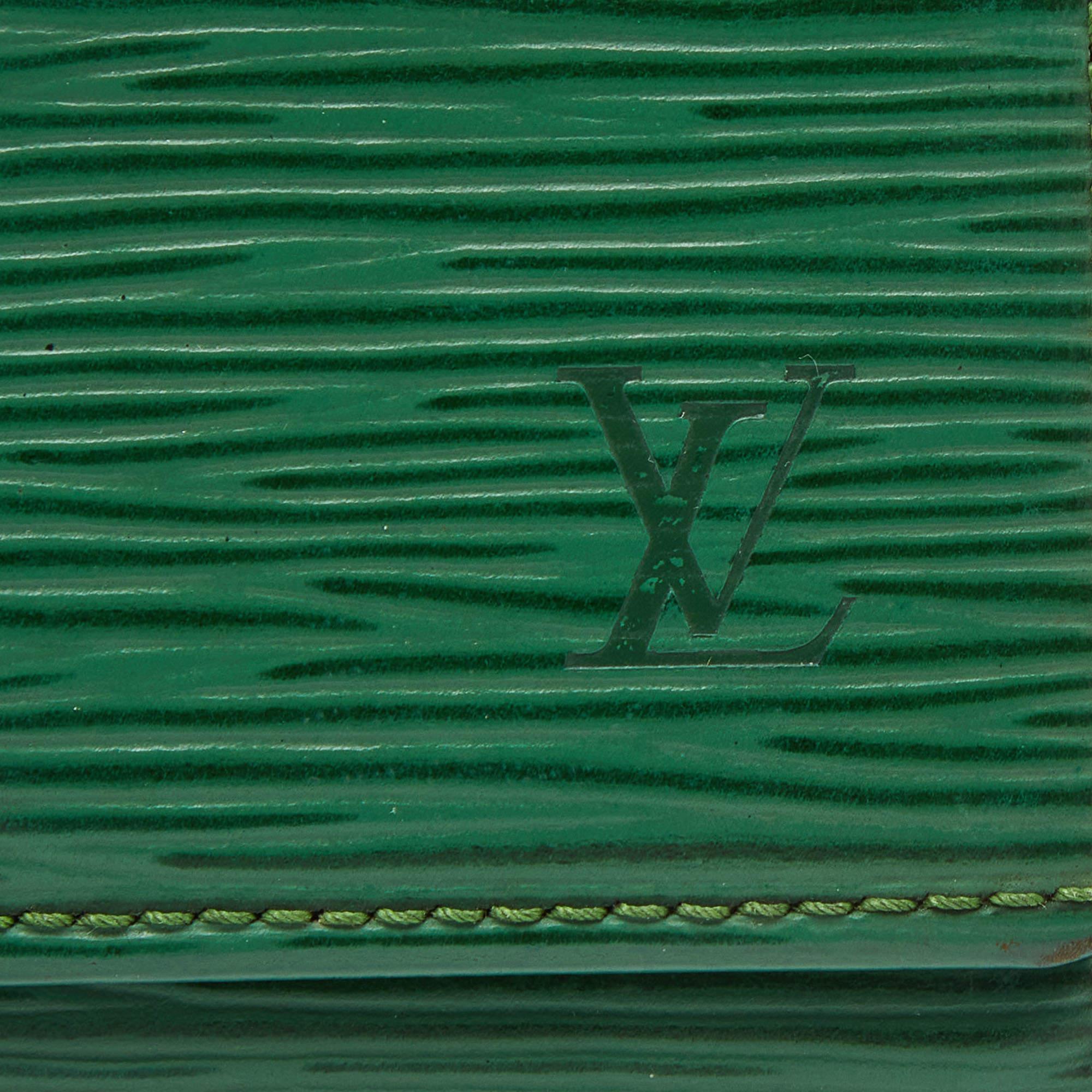 Louis Vuitton Borneo Green Epi Leather 4 Key Holder For Sale 1