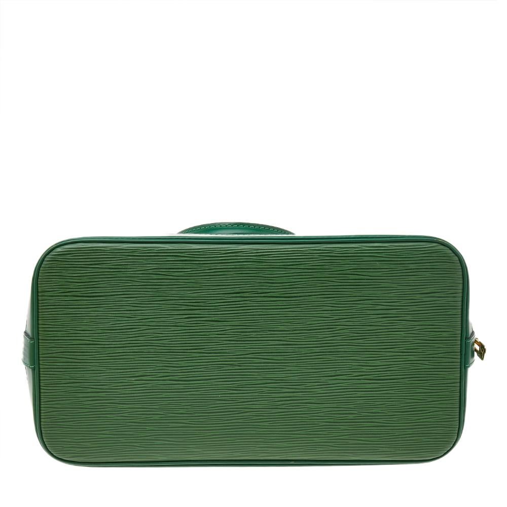 Louis Vuitton Borneo Green Epi Leather Alma PM Bag In Good Condition In Dubai, Al Qouz 2