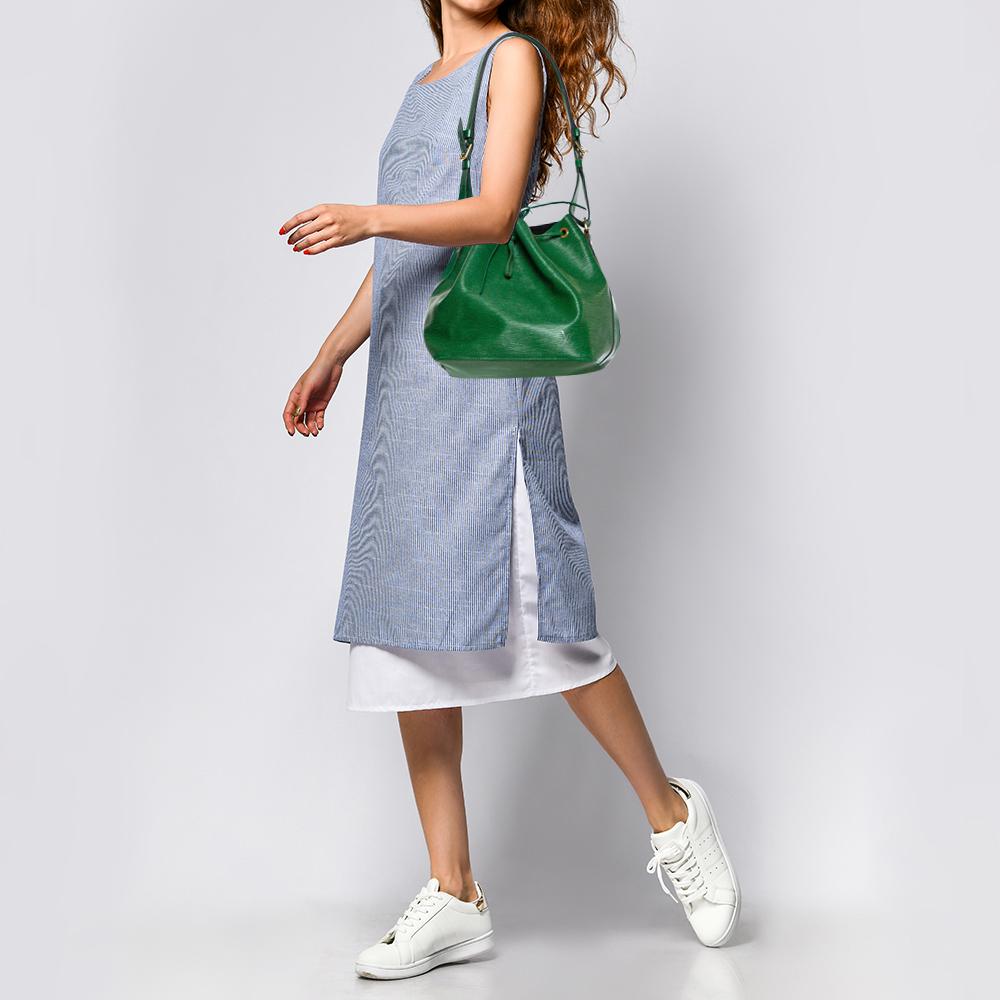 Louis Vuitton Borneo Green Epi Leather Petit Noe Bag In Good Condition In Dubai, Al Qouz 2