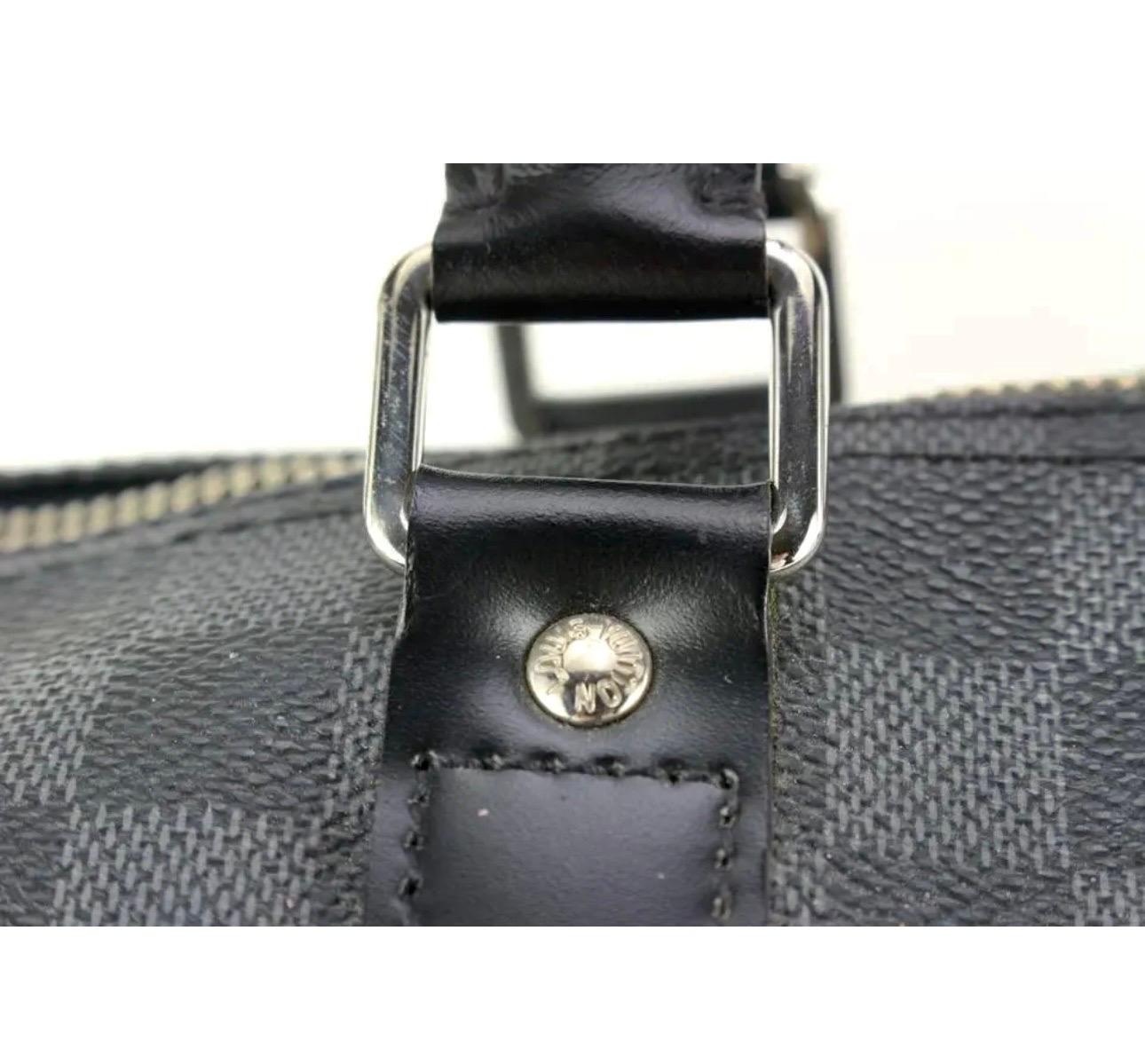 Louis Vuitton Boston Bag Keepall Bandouliere 55 Damier Graphite MB 2150 France In Excellent Condition For Sale In New York, NY