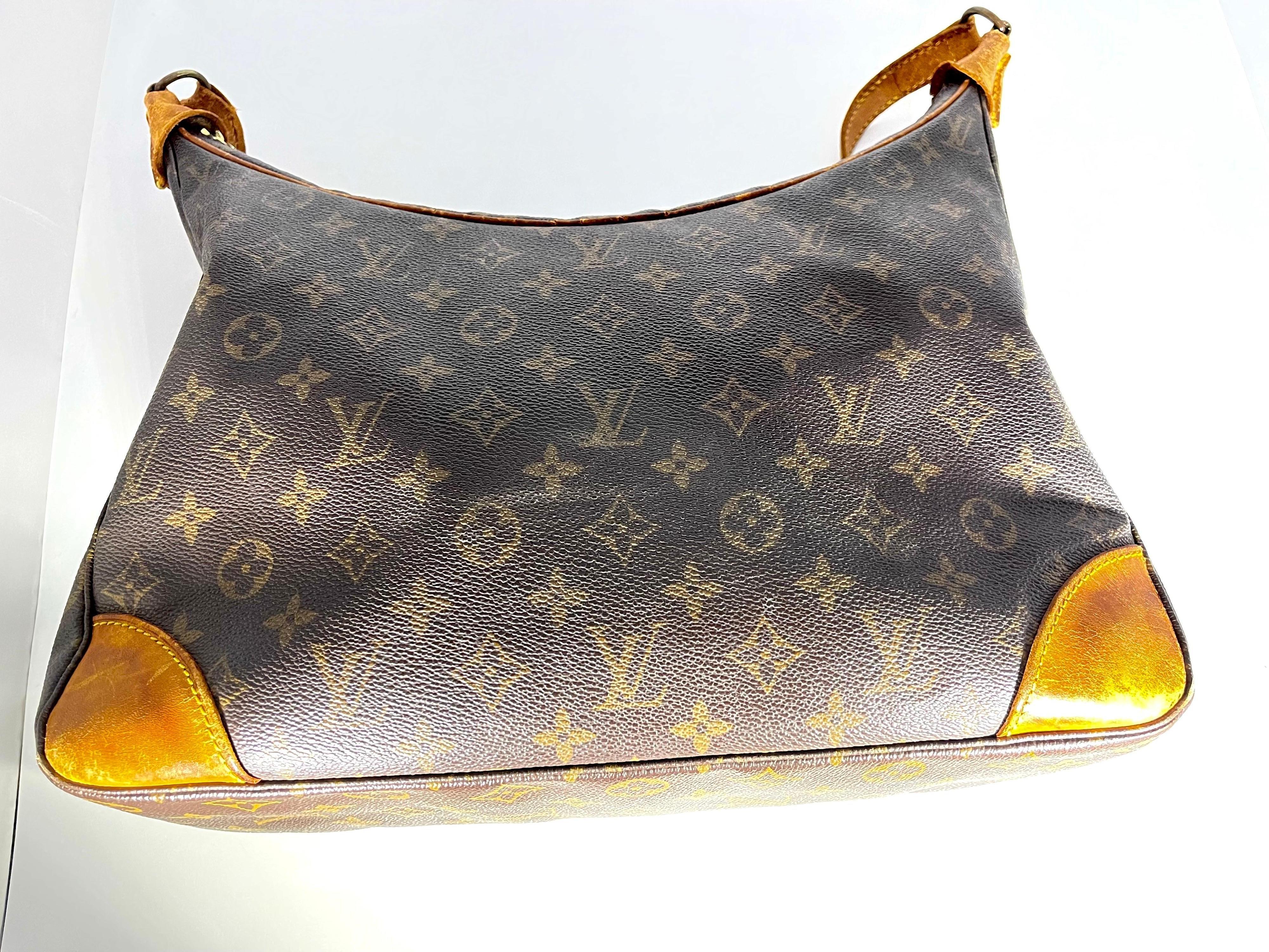 Black LOUIS VUITTON Boulogne 30 Brown Monogram Shoulder Bag