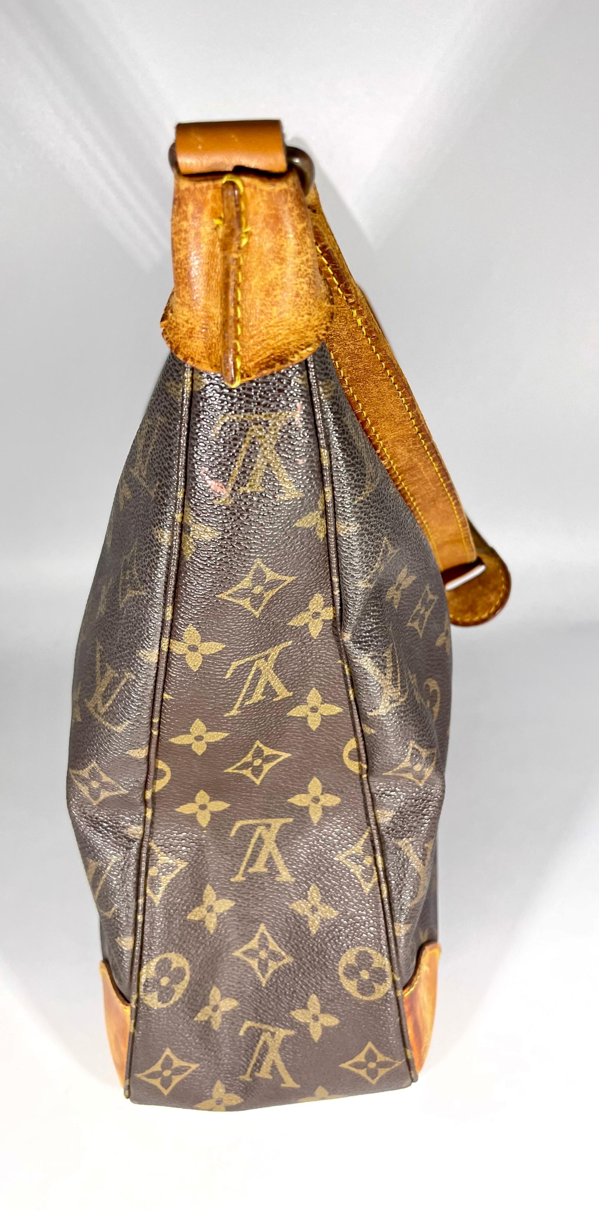 Black LOUIS VUITTON Boulogne 35 Brown Monogram Shoulder Bag 1218186