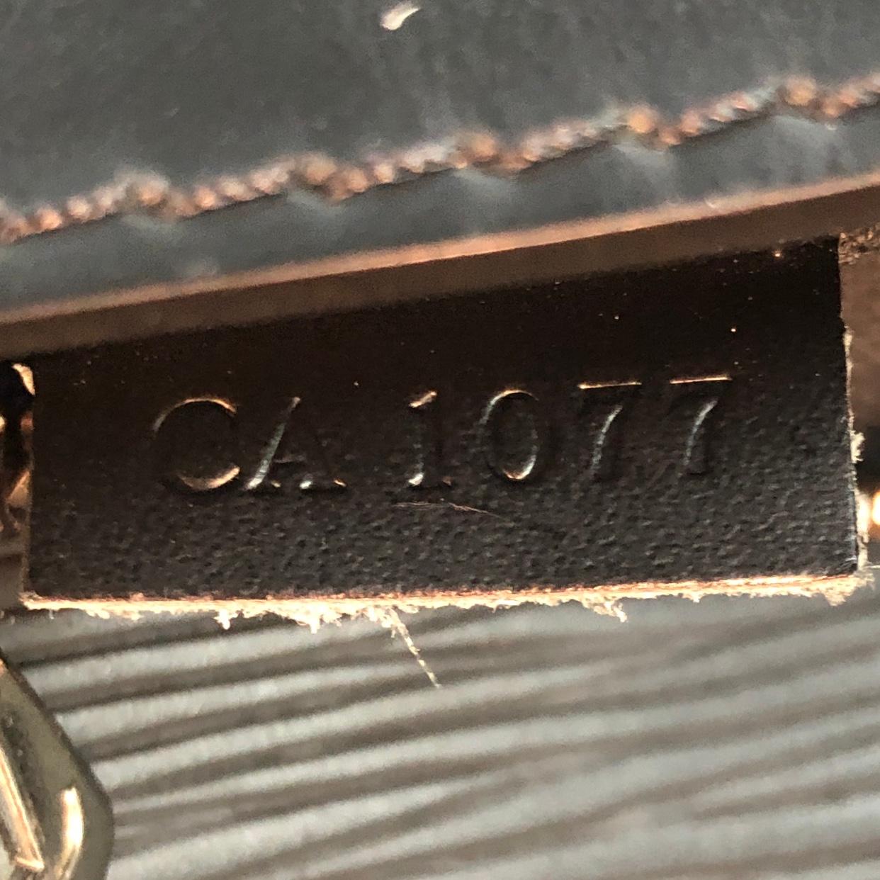 Louis Vuitton Bourget Duffle Epi Leather 40 1
