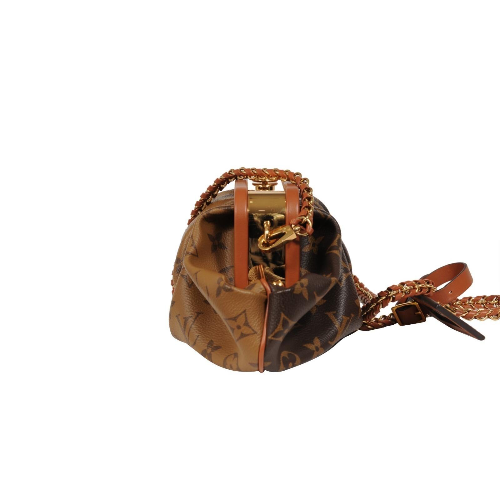 Louis Vuitton Boursicot EW Bolsa LV Logo Monograma Lona Marrón Tan en Excelente estado para la venta en North Miami, FL