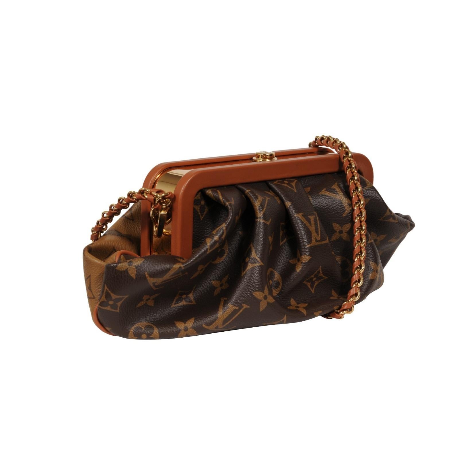 Femenino o masculino Louis Vuitton Boursicot EW Bolsa LV Logo Monograma Lona Marrón Tan en venta
