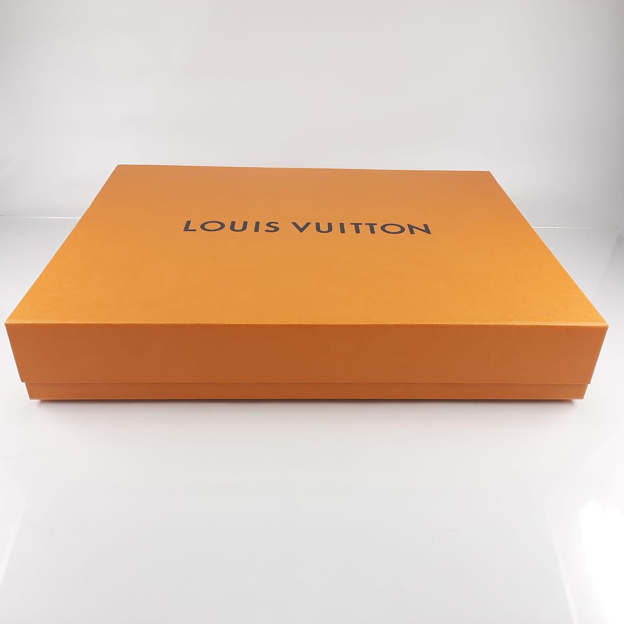 Louis Vuitton Box In New Condition In Nicosia, CY