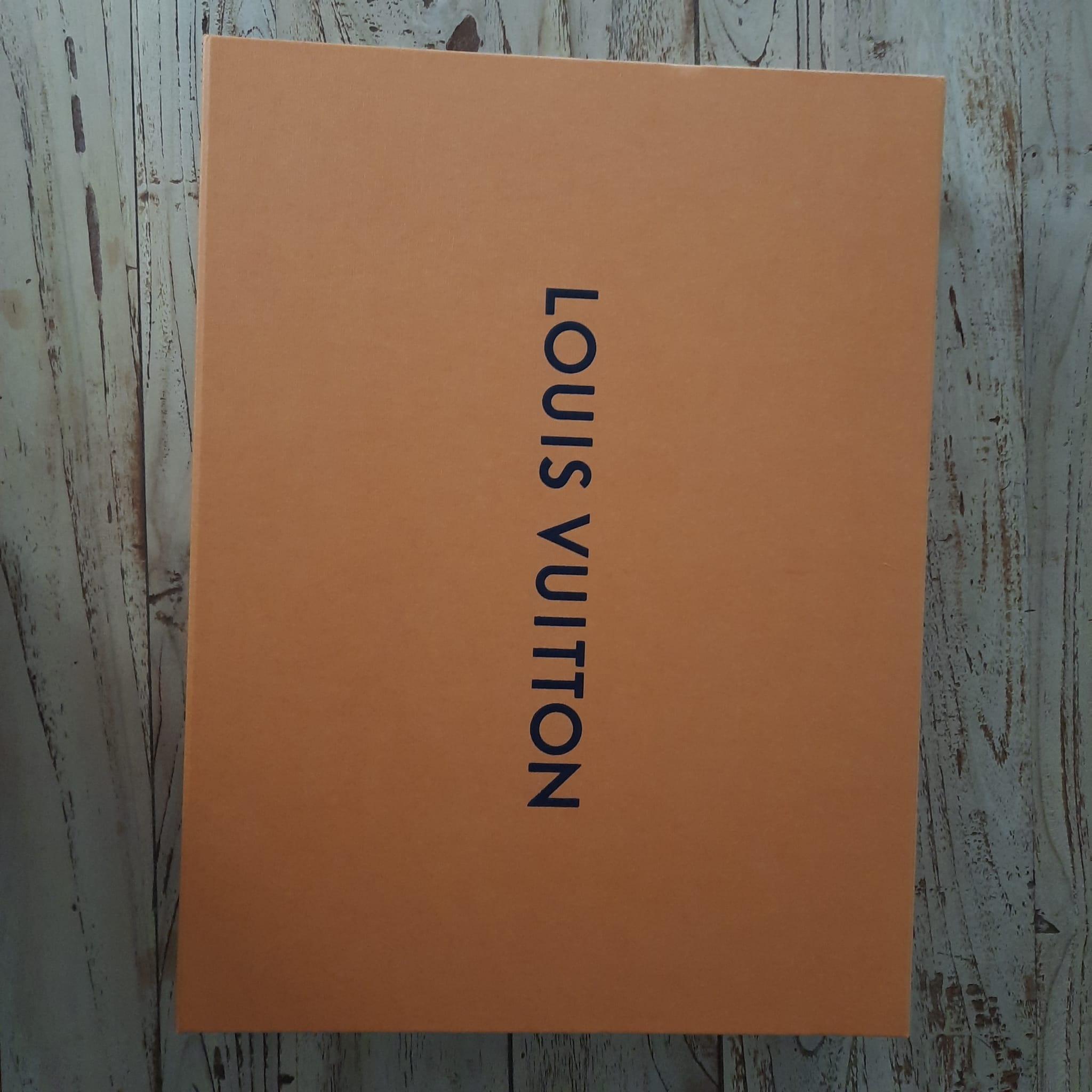 Women's or Men's Louis Vuitton Box For Sale