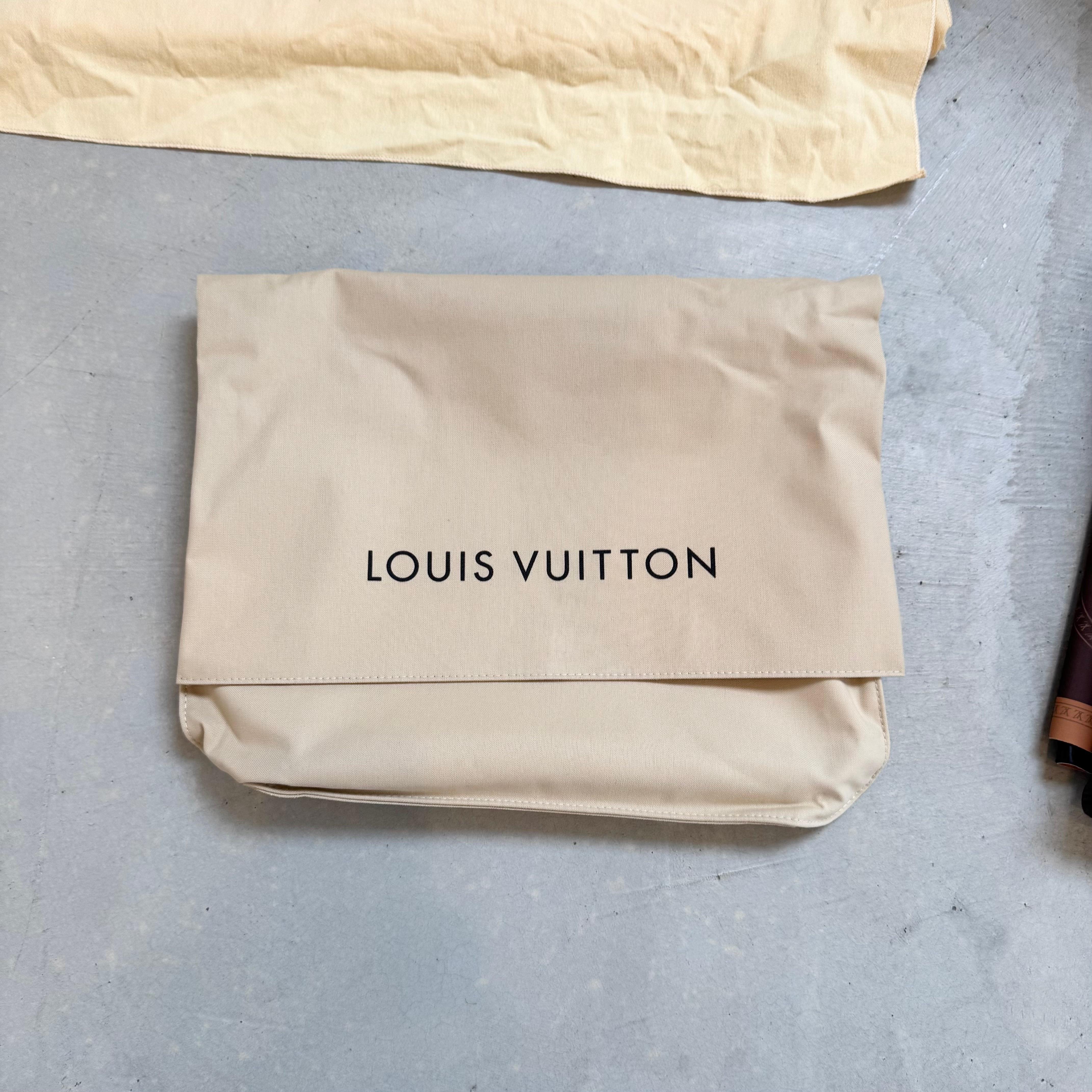 Louis Vuitton Boxhandschuhe- Kit, 2010er-Jahre, Frankreich im Angebot 7