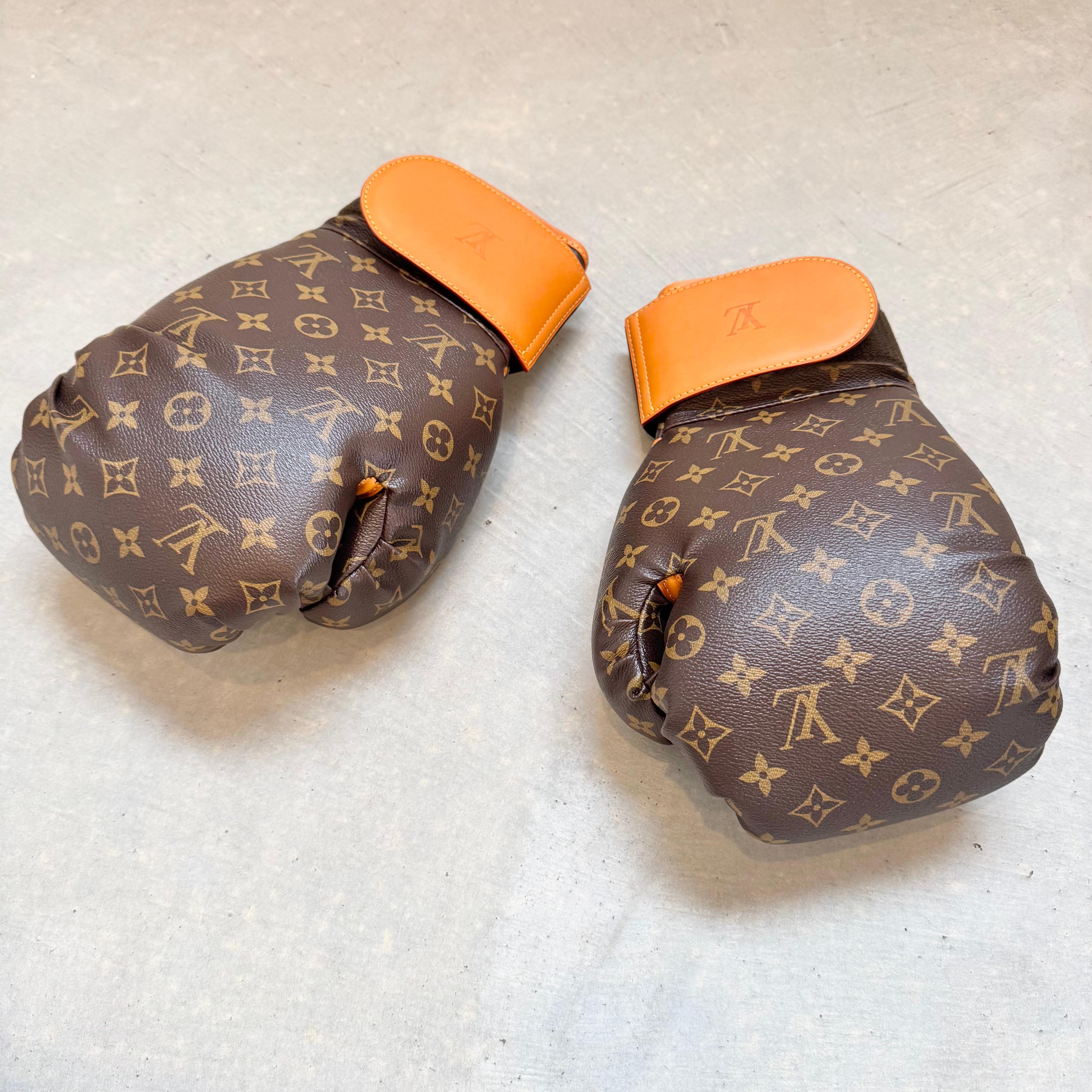 Louis Vuitton Boxhandschuhe- Kit, 2010er-Jahre, Frankreich (Messing) im Angebot
