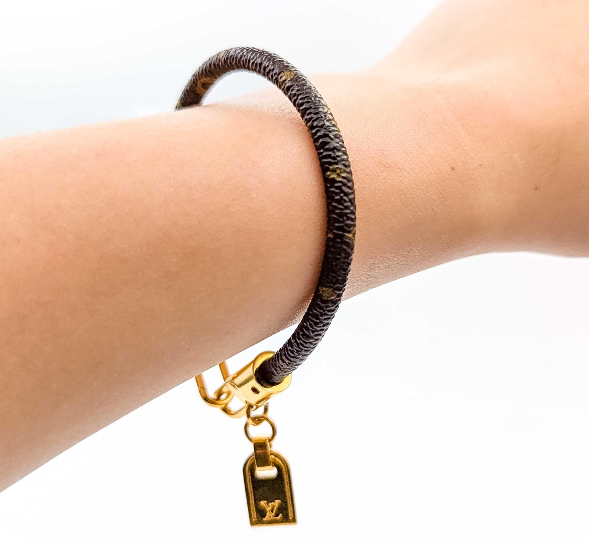 Modern Louis Vuitton Bracelet- Rack It Monogram Collection For Sale