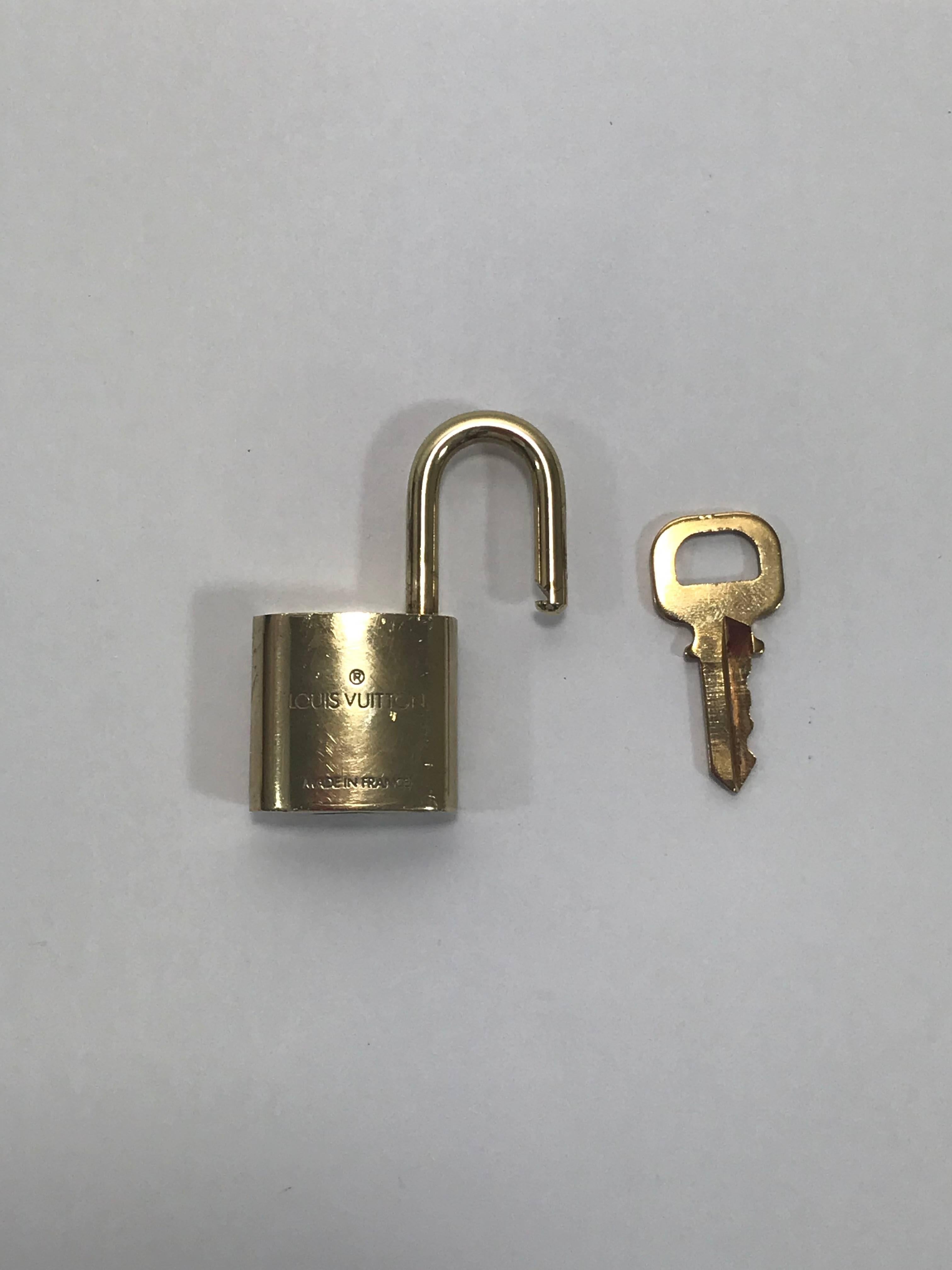 Louis Vuitton Brass Lock and Key Set #300 In Excellent Condition In Saint Charles, IL