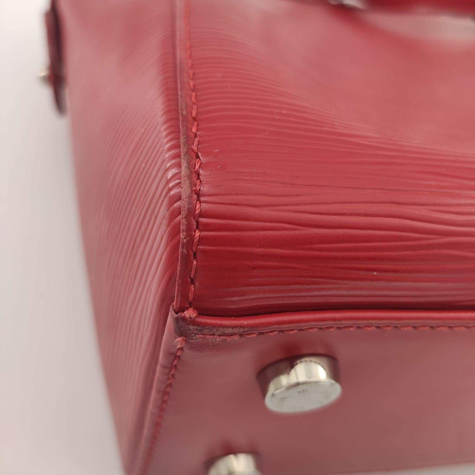 LOUIS VUITTON Bréa Shoulder bag in Red Leather 5
