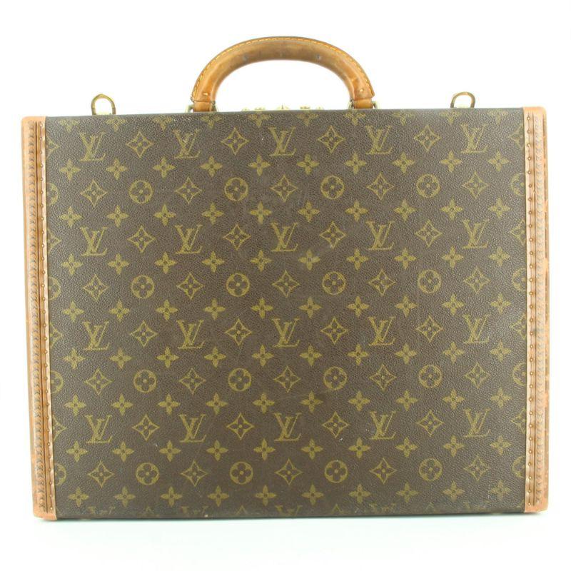 Louis Vuitton briefcase

Fair condition show some signs of use and wear due to it's age. Beautiful vintage piece very hard to find. Show some signs of wear on the inside and outside also on the metal finishes. The inside pocket have some white