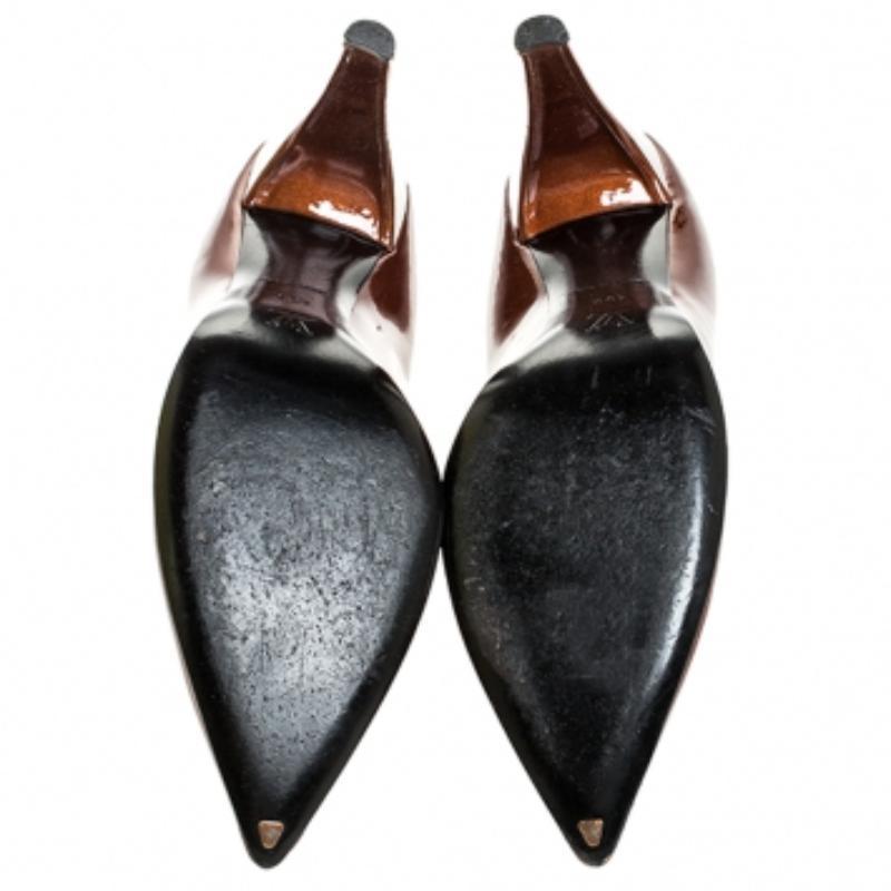Louis Vuitton Bronze Patent Leather Pointed Toe Pumps Size 40.5 en vente 2