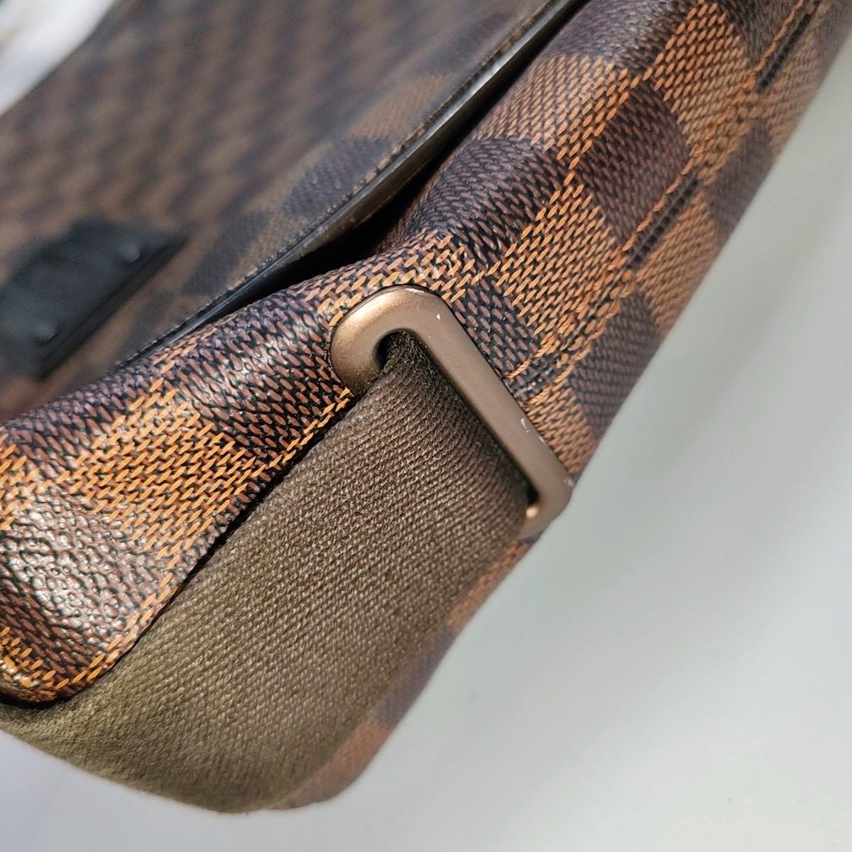 Louis Vuitton Brooklyn Messenger Bag Brown Damier Ebene Monogram en vente 5