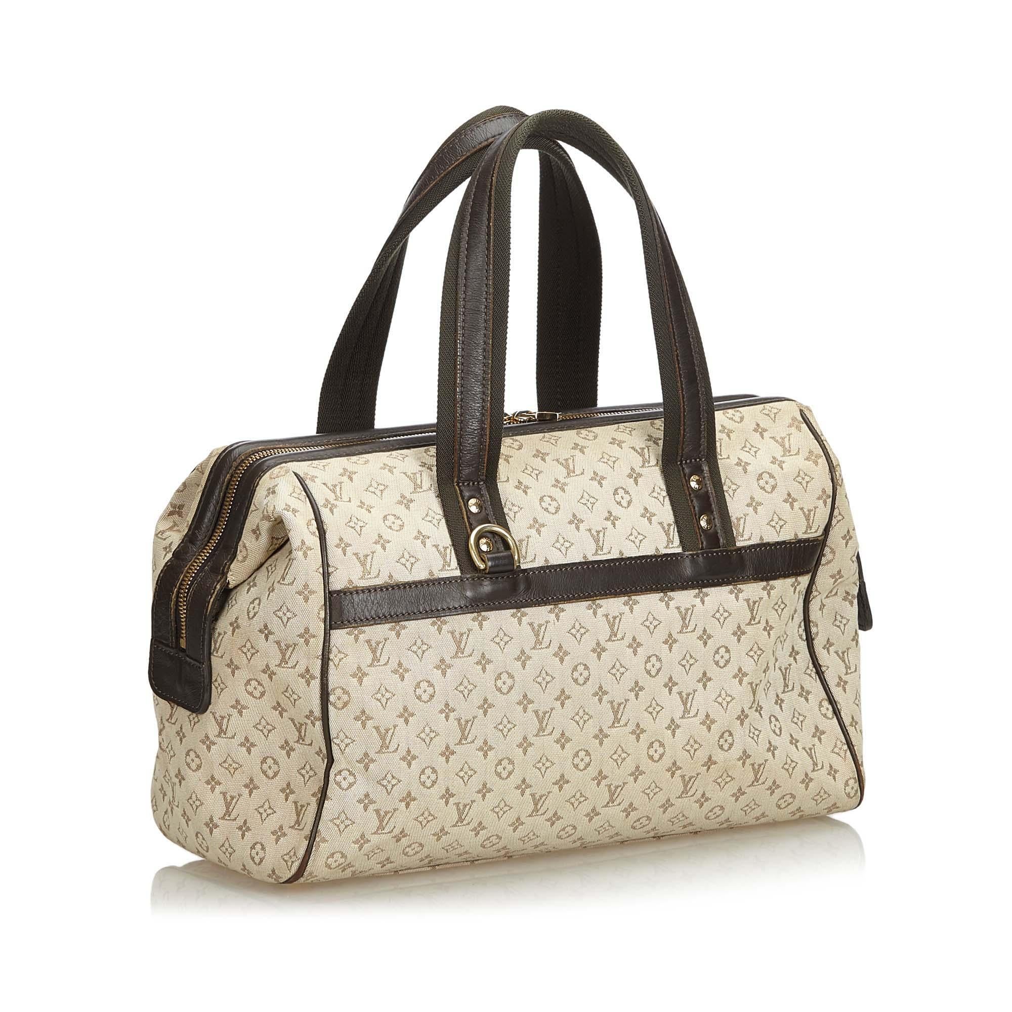 The Josephine GM features a monogram mini lin body, flat leather straps, a top zip closure, and interior zip, slip, and open pockets. It carries as B condition rating.

Inclusions: 
This item does not come with inclusions.


Louis Vuitton pieces do