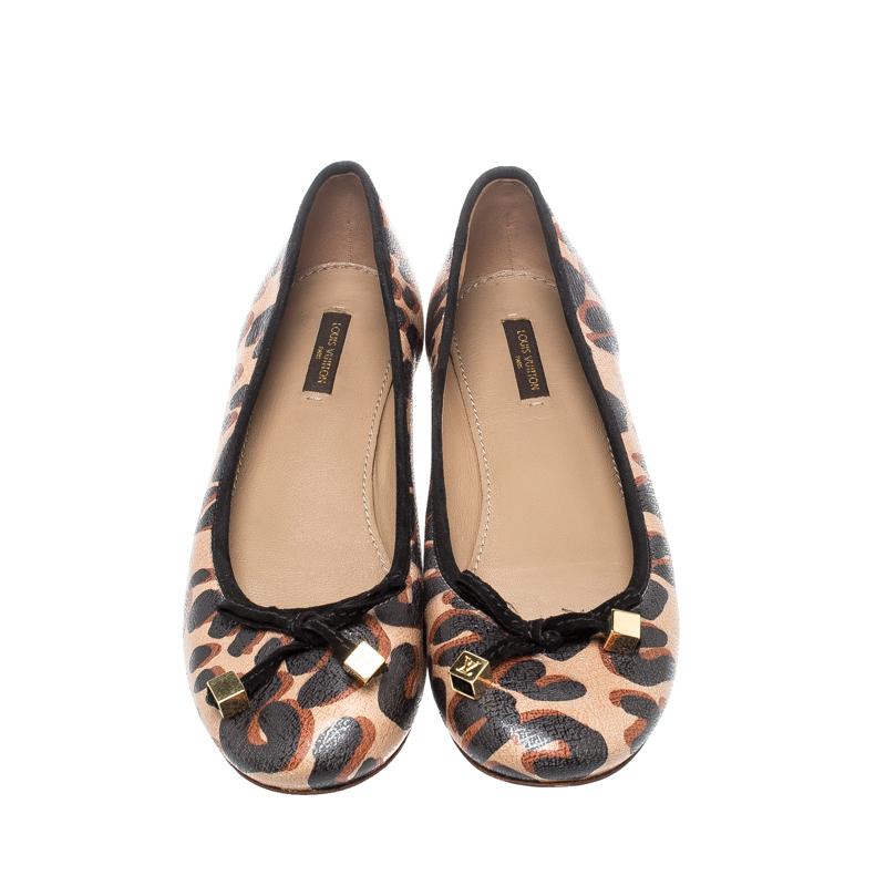 Personify elegance while flaunting these leather ballet flats. They are from Louis Vuitton and they feature a leopard print all over, round toes, LV metal cubes on the uppers and leather insoles. These ballet flats are a perfect fit for long