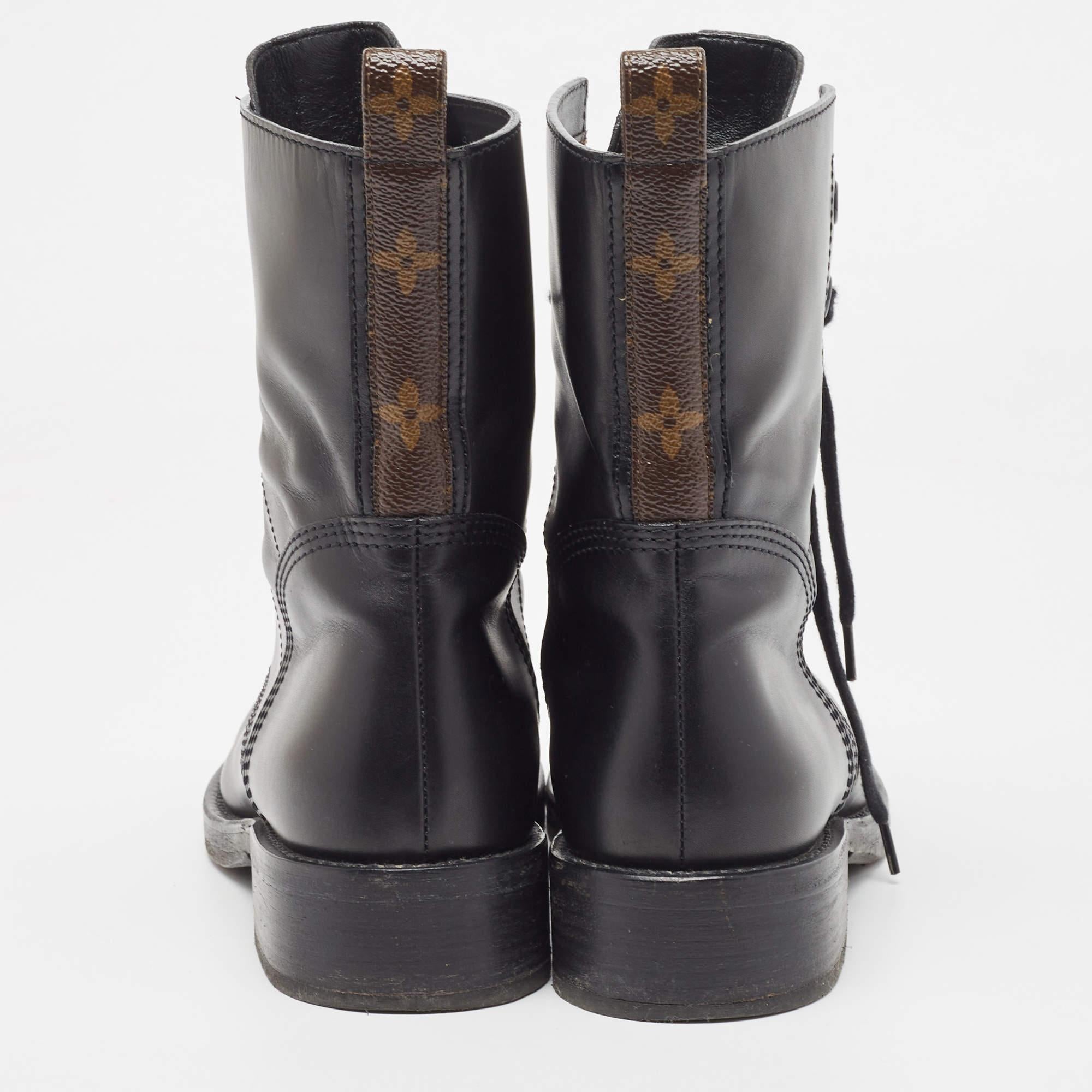 Louis Vuitton Brown/Black Monogram Canvas and Leather Ranger Boots Size 38.5 In Good Condition For Sale In Dubai, Al Qouz 2