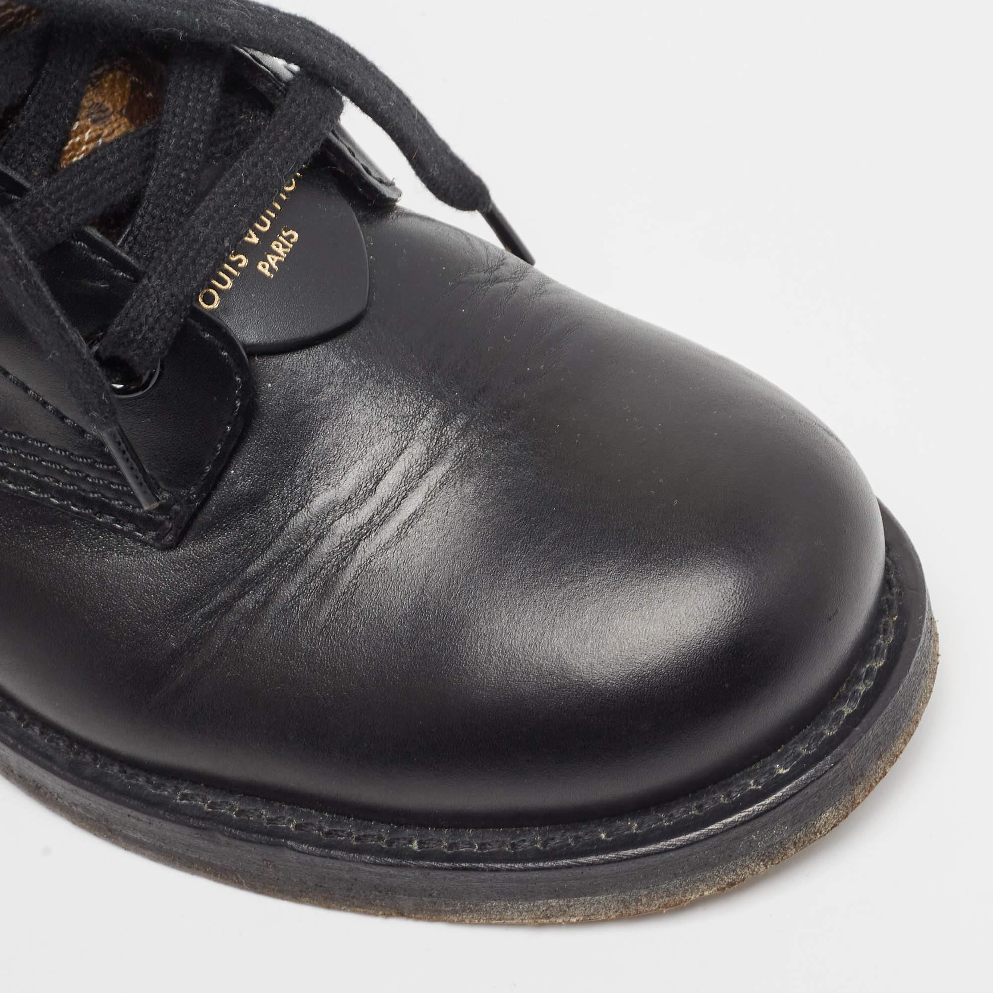 Louis Vuitton Brown/Black Monogram Canvas and Leather Ranger Boots Size 38.5 en vente 2