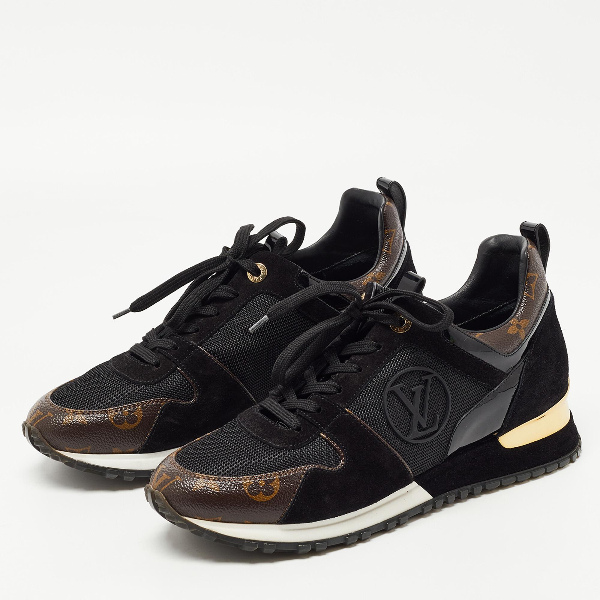 Coming in a classic silhouette, these Louis Vuitton sneakers are a seamless combination of luxury, comfort, and style. These sneakers are designed with signature details and comfortable insoles.

