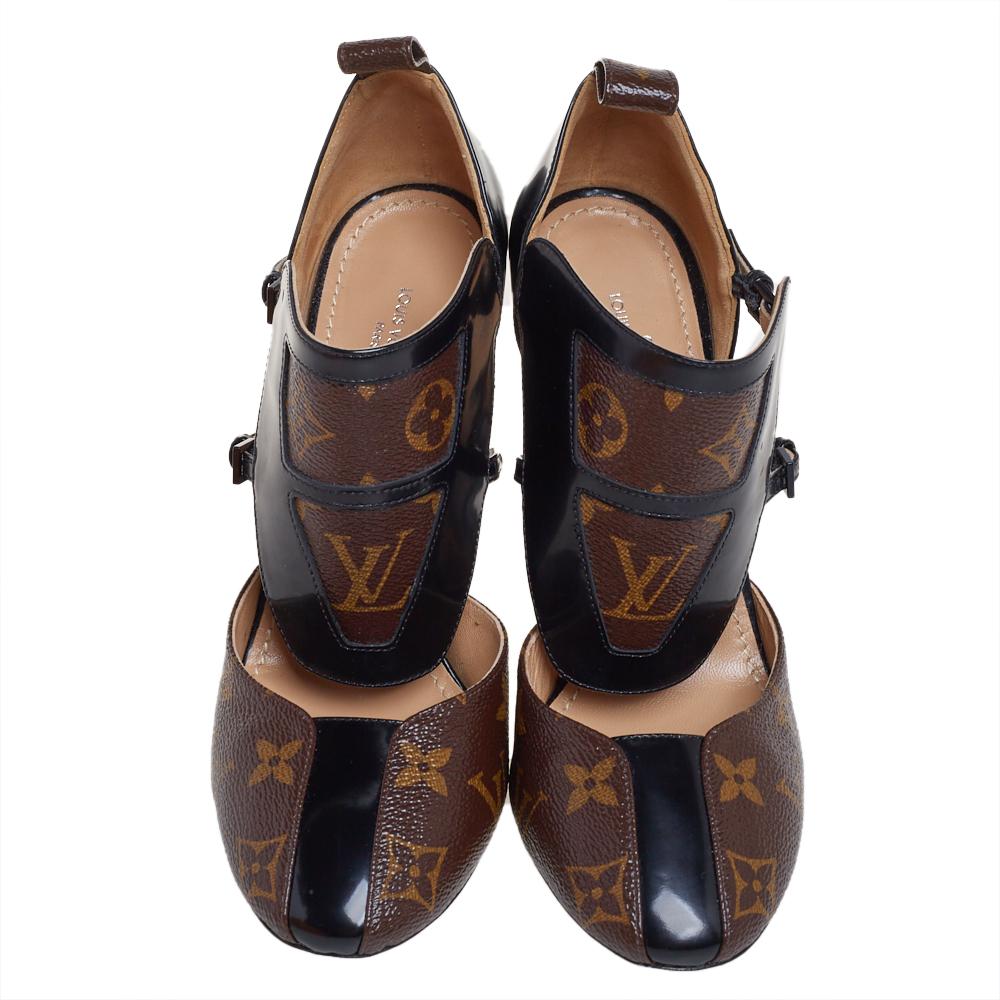 Simply, these Headline pumps from Louis Vuitton will help you stay comfortable throughout the day! The brown and black pumps are crafted from the signature monogram canvas and patent leather and designed with cut-out vamp straps, buckle fastenings,